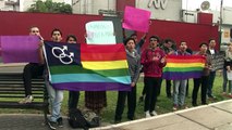 Beijo gay contra a discriminação