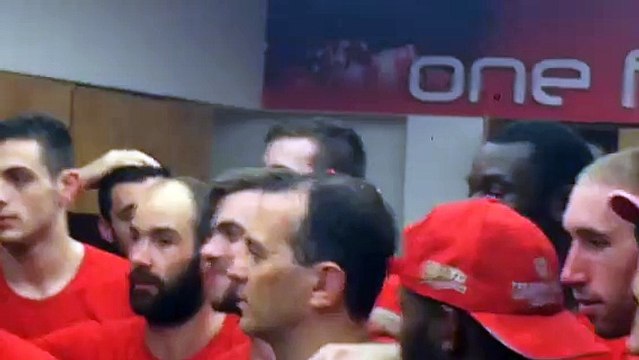 Αποδυτήρια Ολυμπιακού μετά από την κατάκτηση του τίτλου