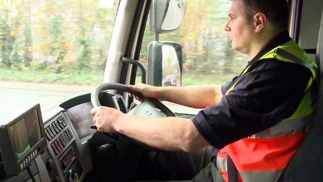 Volvo Trucks - Volvo tests new hybrid refuse truck in London