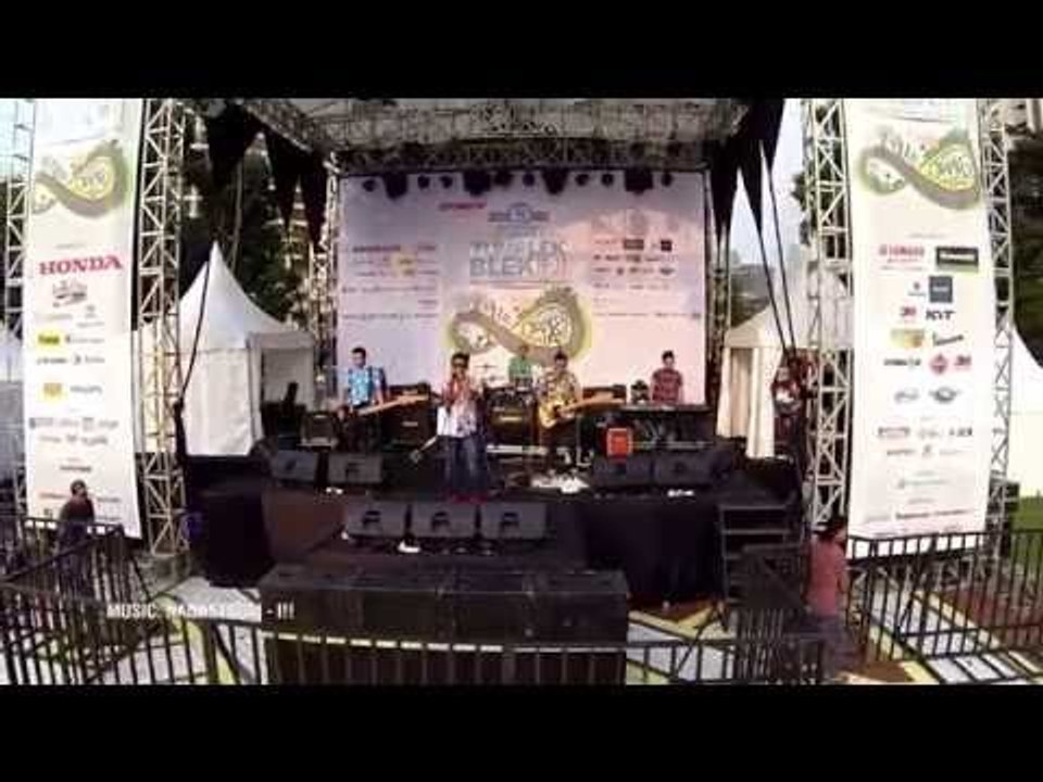 Otobursa Tumplek Blek 2014