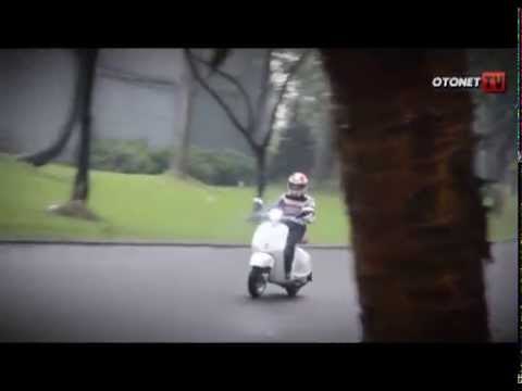 First Ride Vespa 946