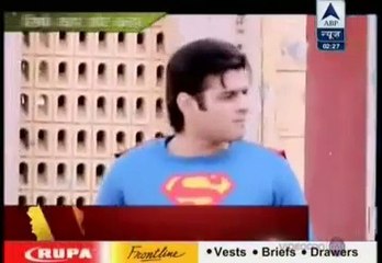 Raman Gaya Ruhi Ke School Superman Ban Ke- Yeh Hai Mohabbatein - 15 June 2015