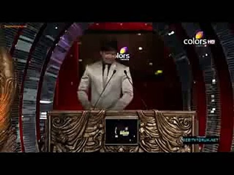 Sonu Nigam's tribute to Legendary artists in Mirchi music awards.wmv