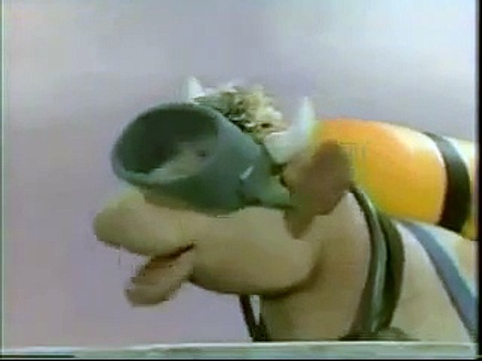 Classic Sesame Street - Kermit and Gladys switch places