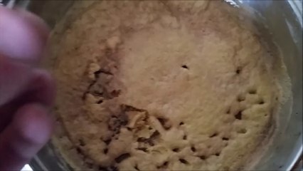 Il crée de la poudre à canon avec de l'urine