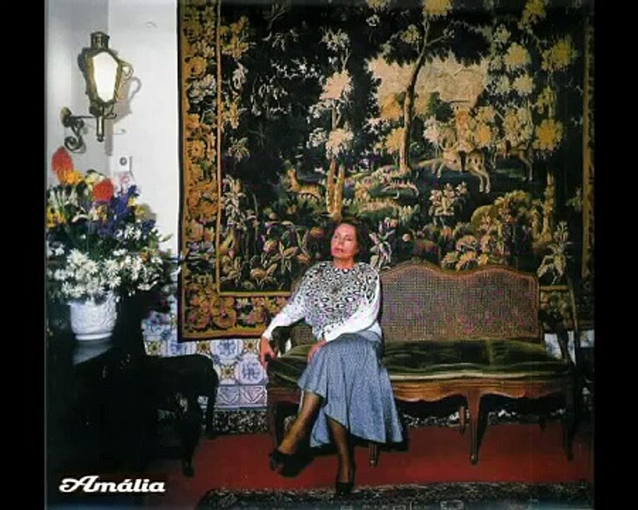 AMÁLIA RODRIGUES -  CANTA 3 FADOS RAROS