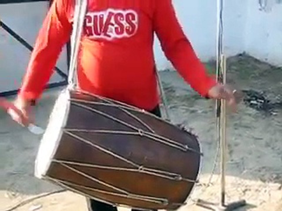Amazing Punjabi Dhol freestyle