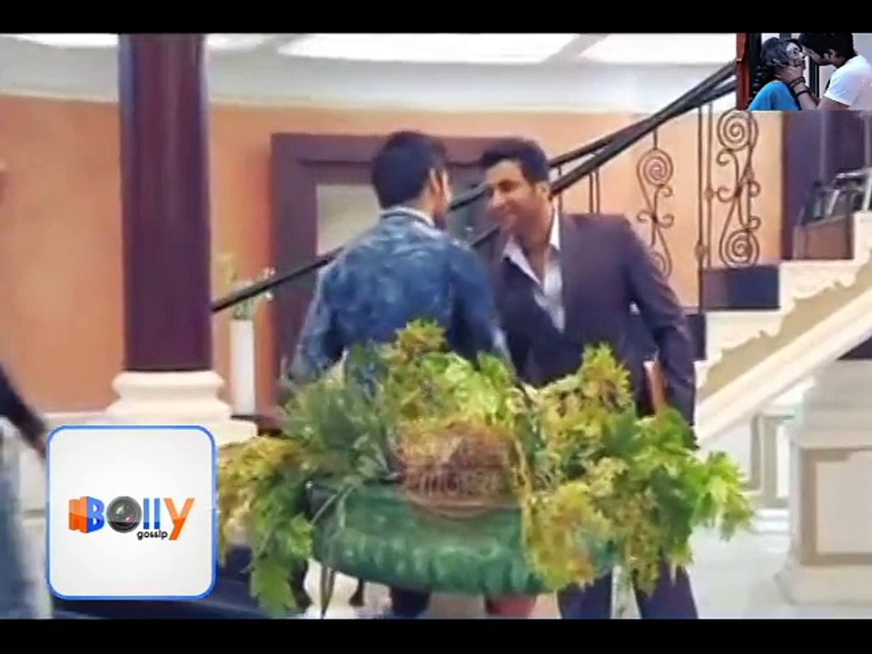 Kumkum Bhagya 15th June 2015 Update - Tanu Ko Girne Se Bachaya Tanu Ke Boyfriend Ne