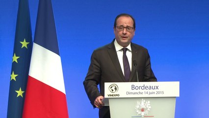Hollande veut "préserver la loi Evin"