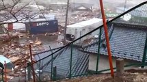 東日本大震災・・大船渡町中心部を襲う大津波