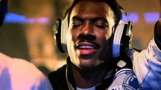 Eddie Murphy chante la musique du Flic de Beverly Hills