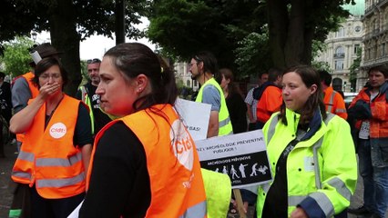 Les archéologues du Douaisis manifestent à Lille