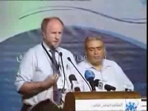 Wissenschaftler konvertiert zum Islam - DEUTSCH