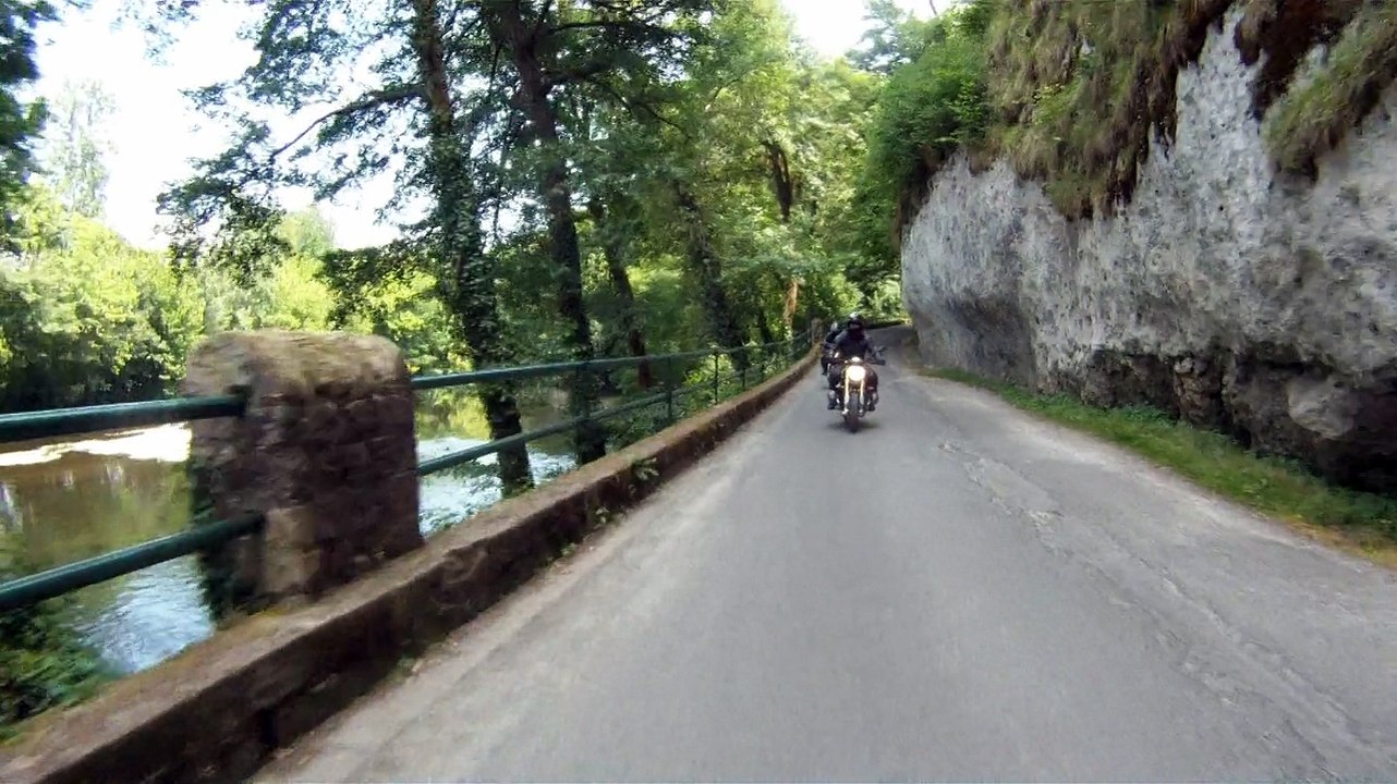 Road trip dans le Limousin: balade moto HD