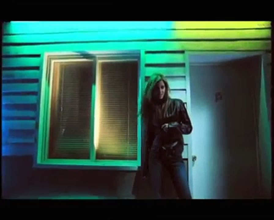 Holly Valance Down Boy (uncensored)