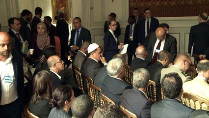 Valls: "L'islam est en France pour y rester"