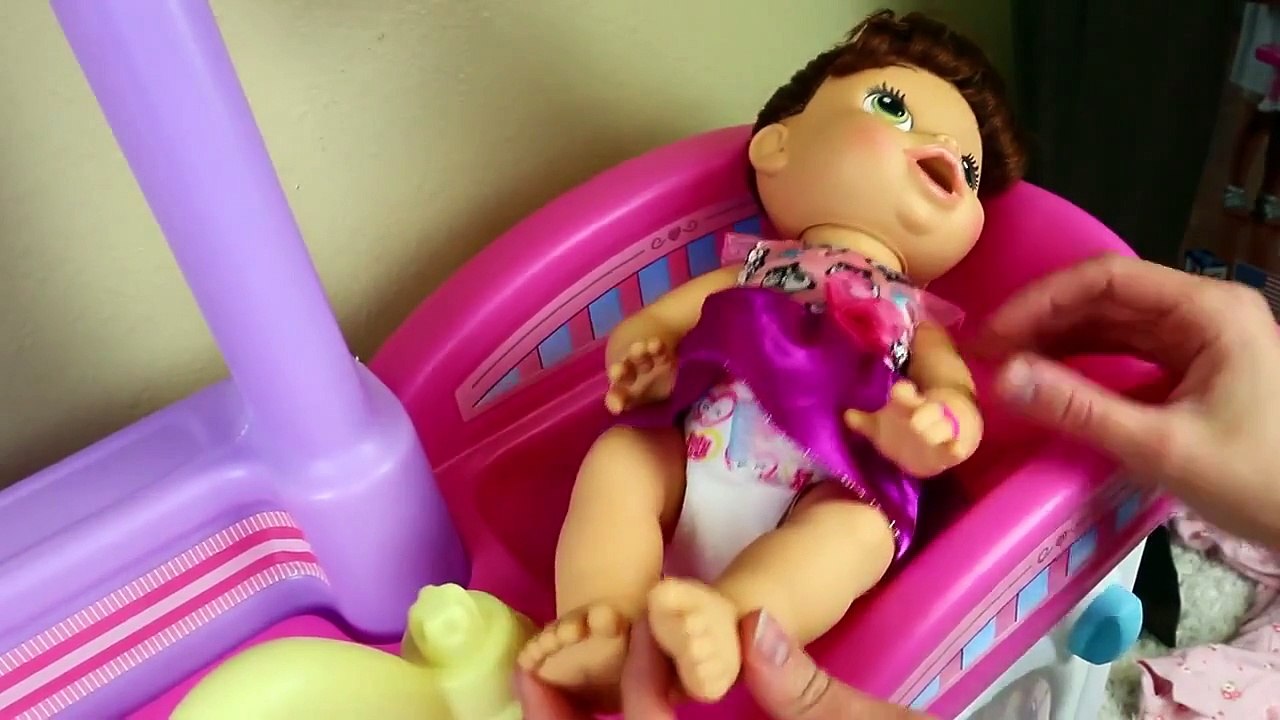 Baby Alive Eats in High Chair & Poops Diaper GROSS! Bed Time in Crib Doll Furniture