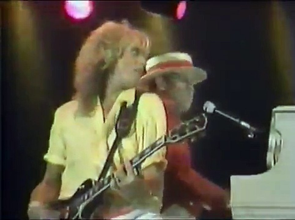 Elton John - Saturday Night's (Alright for Fighting) - Wembley 1984 (HQ Audio)