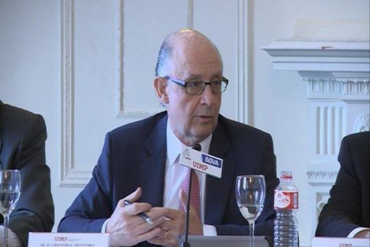 Montoro dice que ninguna CC.AA. puede poner en peligro la recuperación