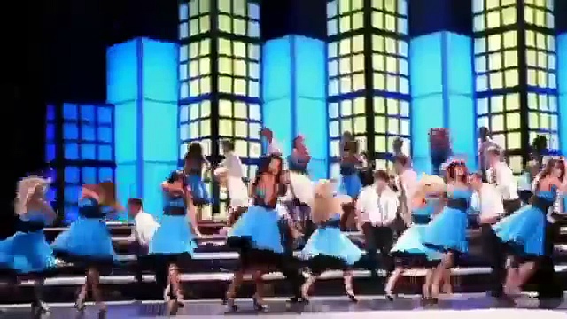 Glee – Rehab – Full Performance