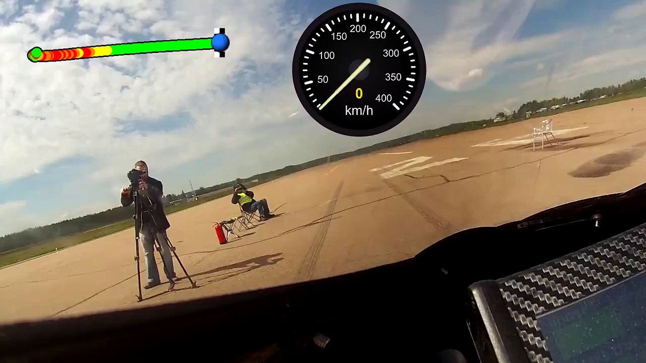 Il prend 400km/h et sa moto prend feu à la fin