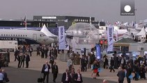 Al Salone dell'Aeronautica di Parigi è già scontro Airbus-Boeing