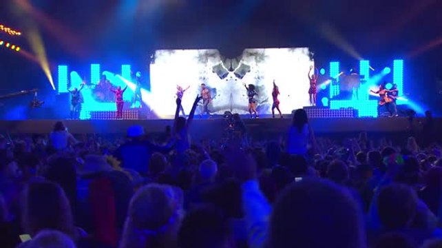 Pharrell Williams rend hommage à Jimi Hendrix au festival de l'Île de Wight