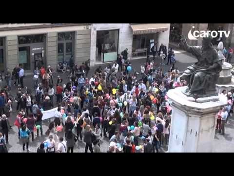 Icaro Tv. Sciopero scuola, il flash mob a Rimini