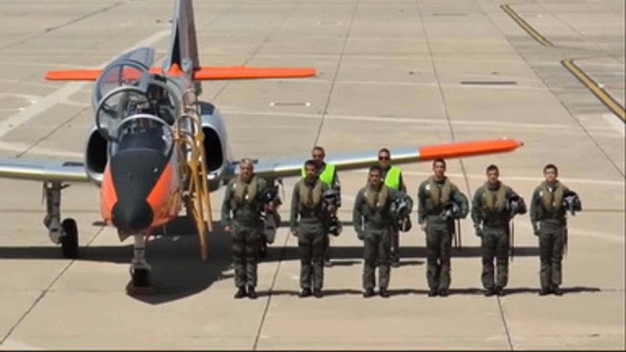 [軍事紀錄-空中軍武]Show in the sky ! 第十一彈 西班牙空軍(Patrulla Aguila)鷹巡邏飛行表演隊 - 我願是妳最溫柔的風 MV