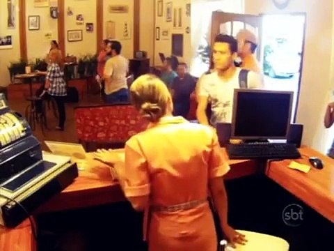 Programa Silvio Santos (09/02/14) - Pegadinha ´Carrie, A Estranha´ - Versão estendida