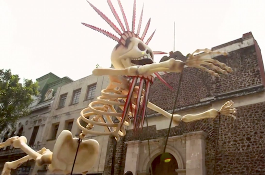 007 Spectre - Featurette Ouverture (4) VOST