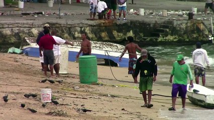 Carlos volta a ser furacão e avança pelo Pacífico mexicano