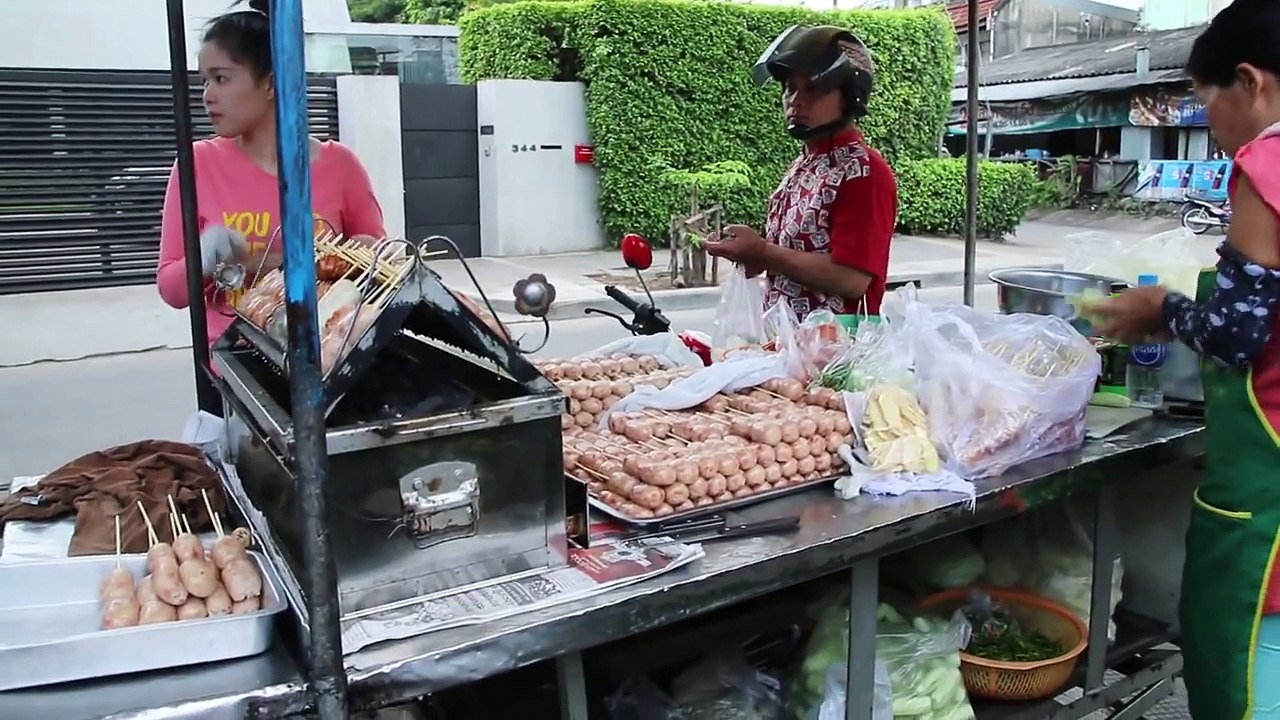 Thai sausage addiction - sai krok Isaan (ใส้กรอกอีสาน)