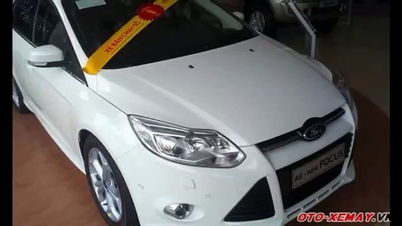 Xe Ford Focus 2015 moi gia chi 685 trieu