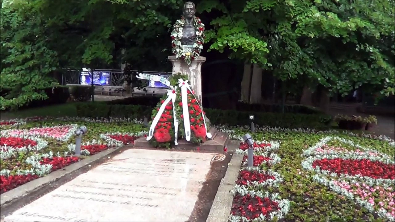 O PLOAIE MULT ASTEPTATA A VENIT CHIAR DE 15 IUNIE- Au fost lacrimile lui EMINESCU peste Parcul Copou, peste Teiul sau !