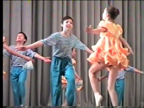 Дети танцуют Матросский Танец / Children dance Sailor's Dance
