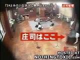 Розыгрыш Japanese Man Nearly Shits Himself With Fear From TV Prank Show Розыгрыш