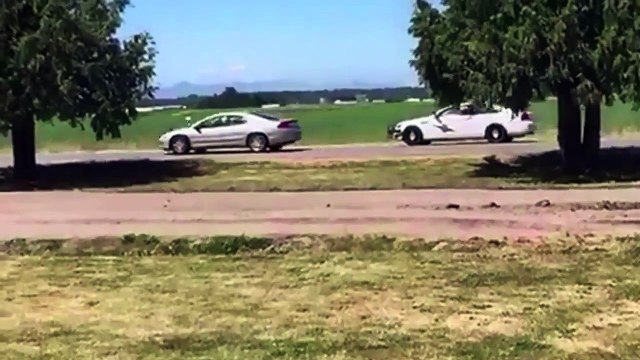 Une mamie en fauteuil roulant escortée par la police !