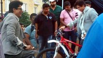 Rohit Shetty Gifts Bicycle To Shah Rukh Khan
