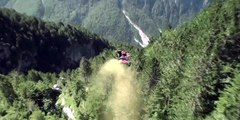 This guy has no fear ! Check this crazy wing suit line