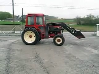 Belarus 572 4x4 Tractor with Cab and Loader