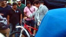 Rohit Shetty Gifts Shahrukh Khan A Brand New BICYCLE