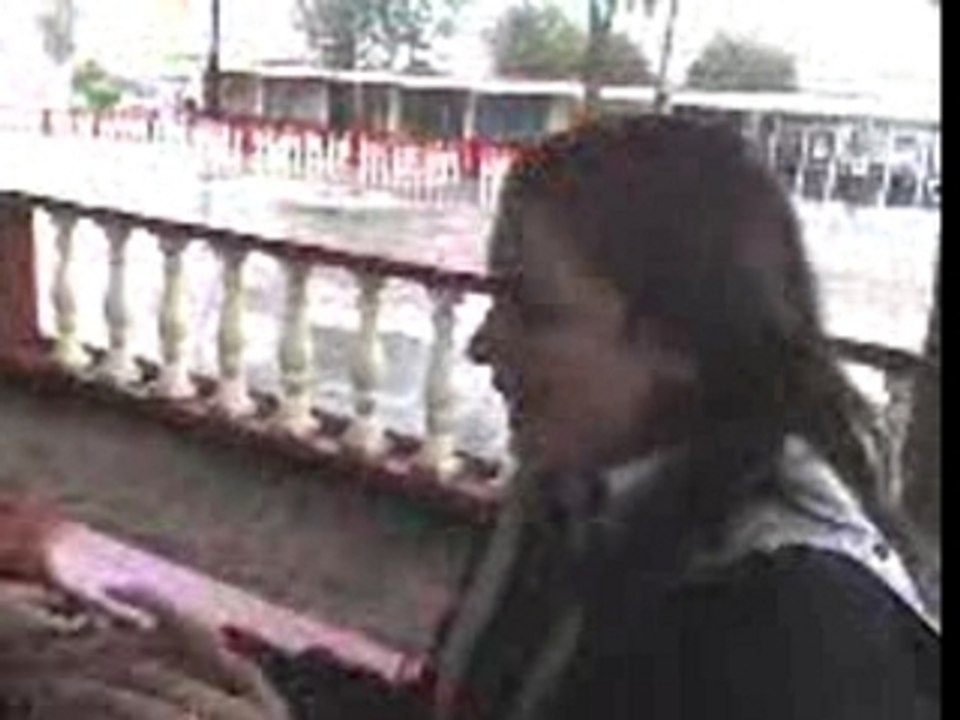 las gemelas mas lindas de la escuela