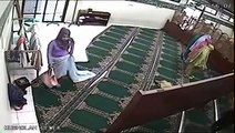 A Woman Caught on Camera While Doing Shameful Activities in Mosque