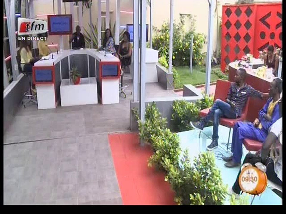 Pape Cheikh Diallo fait la pub d'une carte de crédit et dénigre les autres : « Sen baye mongui nii »