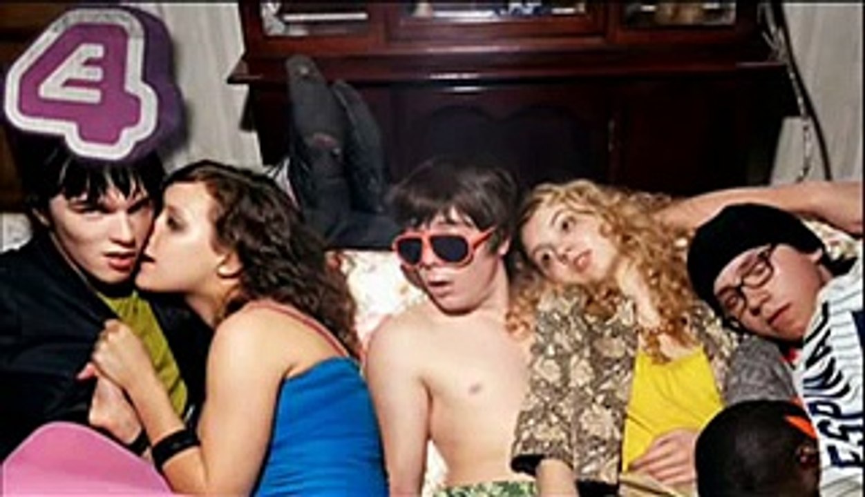 SKINS THEME TUNE - Fat Segal