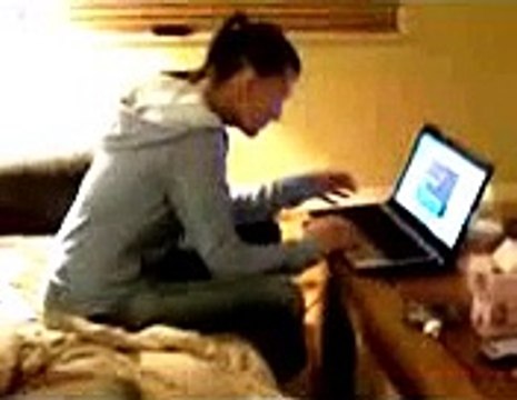 USA Hot Pranks : Hot Girl Scared by Scary Maze Prank