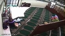 A Woman Caught on Camera While Doing Shameful Activities in Mosque