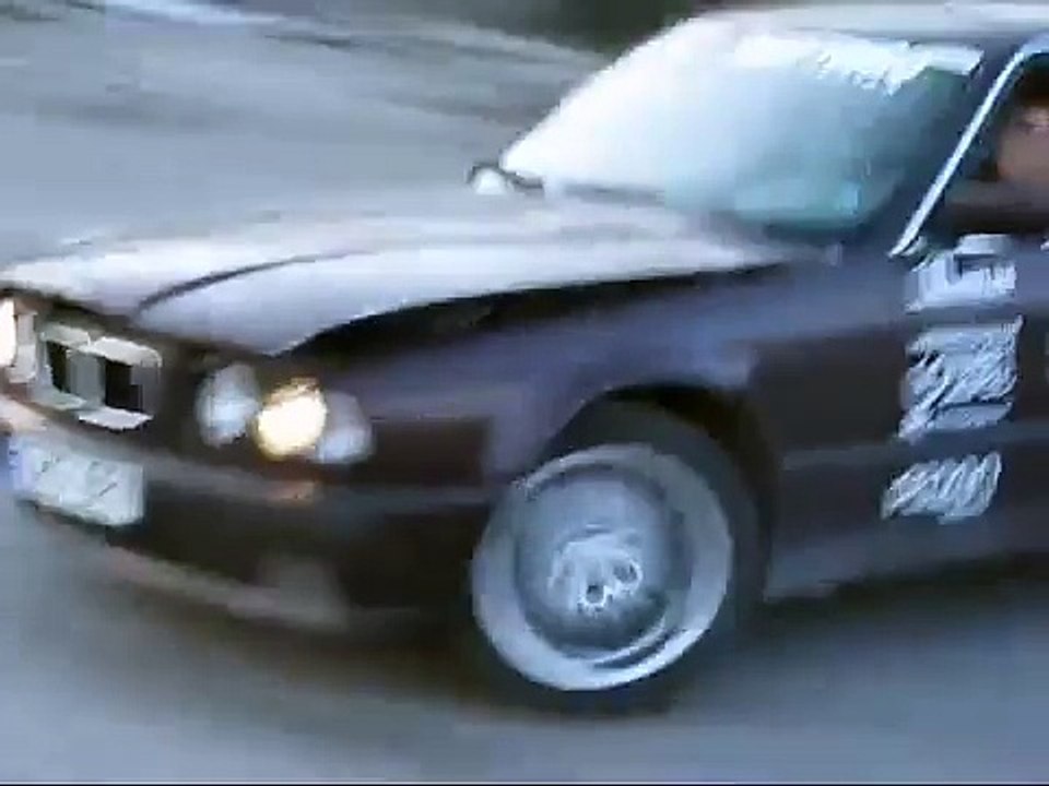 Drift BMW e34 530i   Stupidovai vs kocham  ;-)