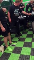 Il se fait réveiller par la nouvelle Kawasaki H2R